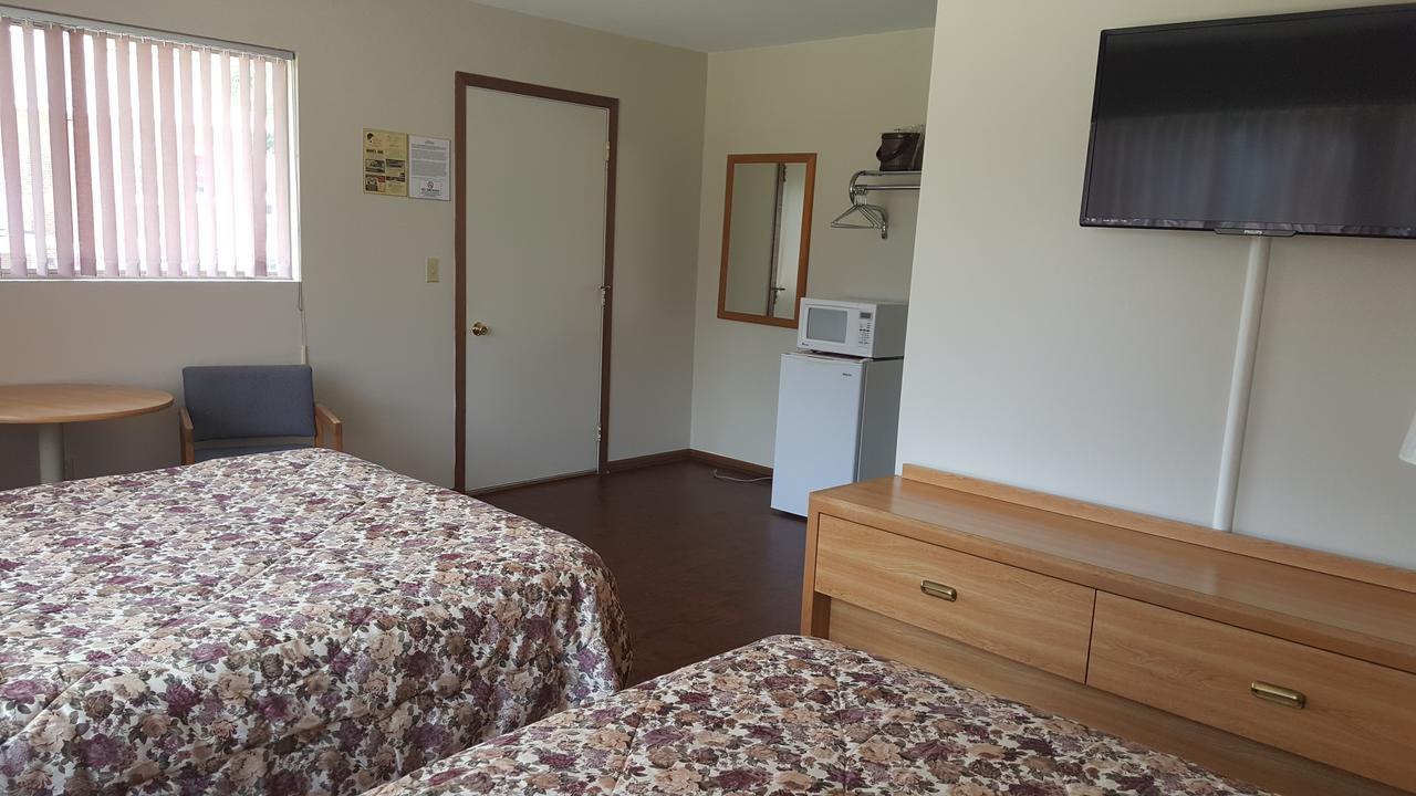 Alpine Motel In Heart Of Wisconsin Dells Downtown. ภายนอก รูปภาพ