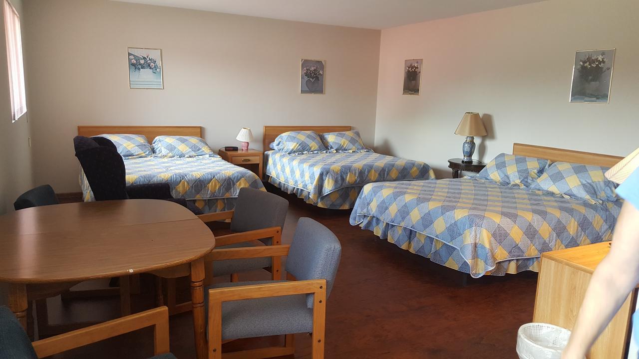 Alpine Motel In Heart Of Wisconsin Dells Downtown. ภายนอก รูปภาพ