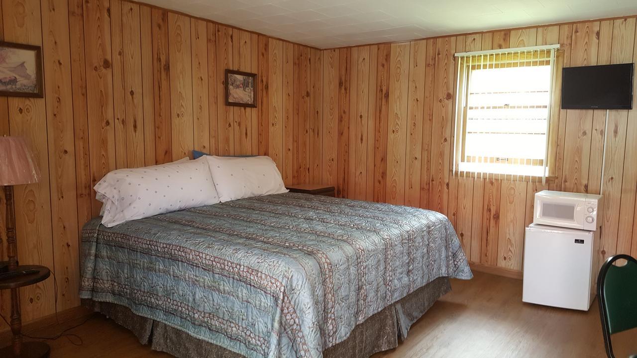 Alpine Motel In Heart Of Wisconsin Dells Downtown. ภายนอก รูปภาพ
