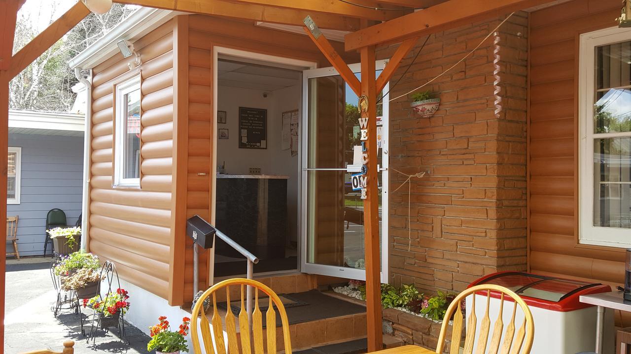 Alpine Motel In Heart Of Wisconsin Dells Downtown. ภายนอก รูปภาพ