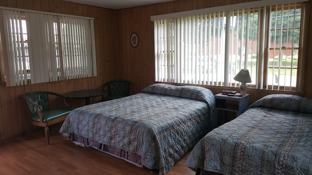 Alpine Motel In Heart Of Wisconsin Dells Downtown. ภายนอก รูปภาพ